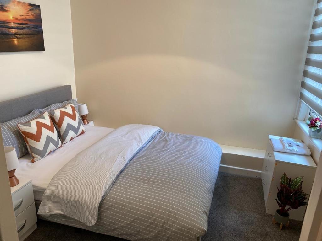 Excellent And Amazing Apartment With Private Parking Gillingham (Kent) Exterior photo